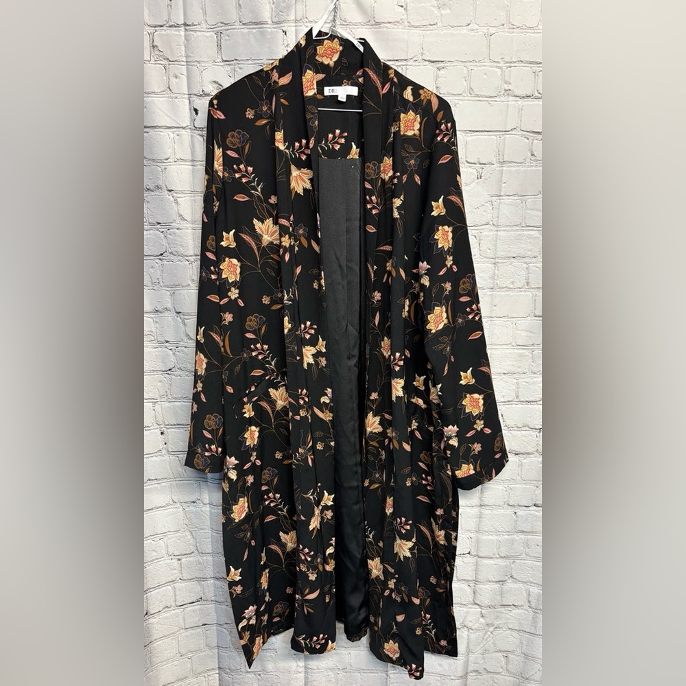 DR2 Black Floral Women's Kimono